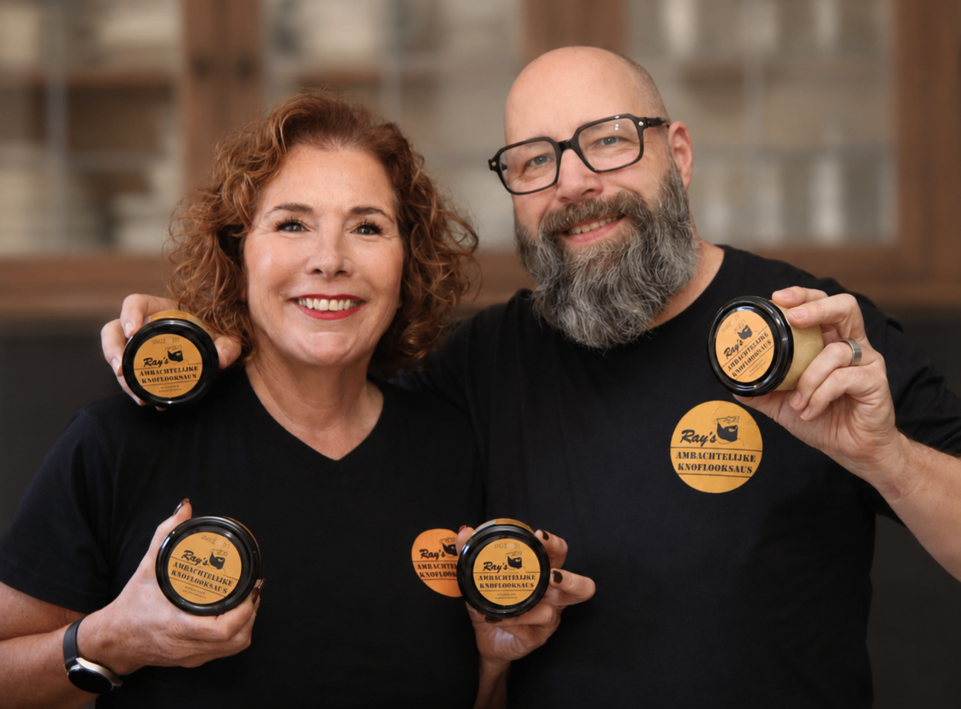 Ray en Esther met Ray's Ambachtelijke Knoflooksaus